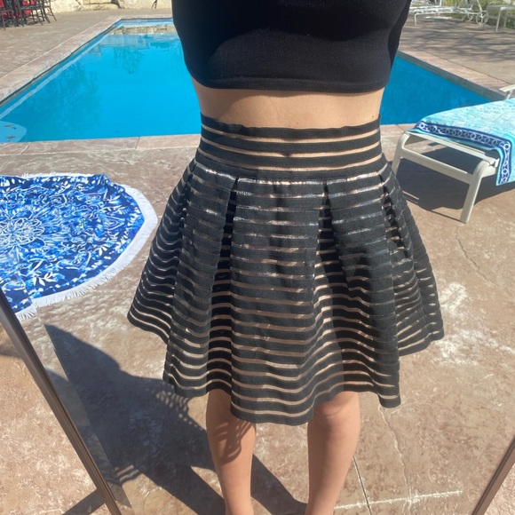 Super cute poofy skirt - Picture 5 of 7